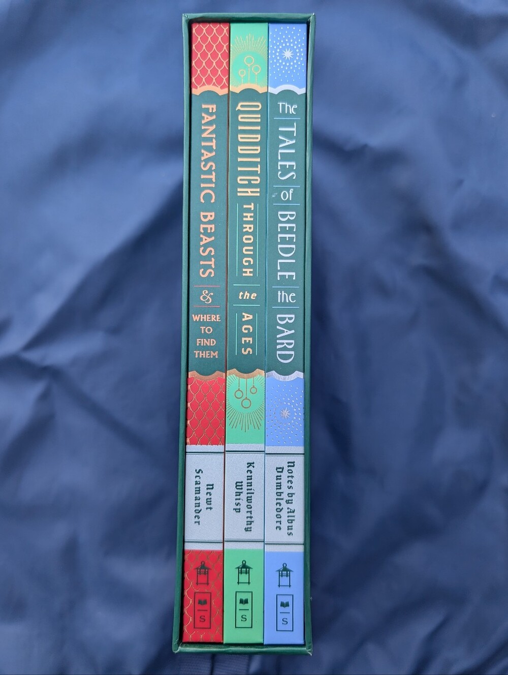 Hogwarts Library Box Set - Picture 3 of 3